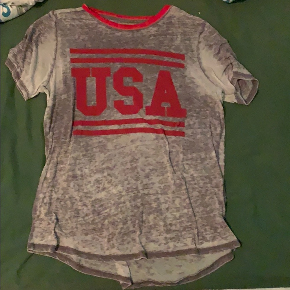 Gray and red USA shirt